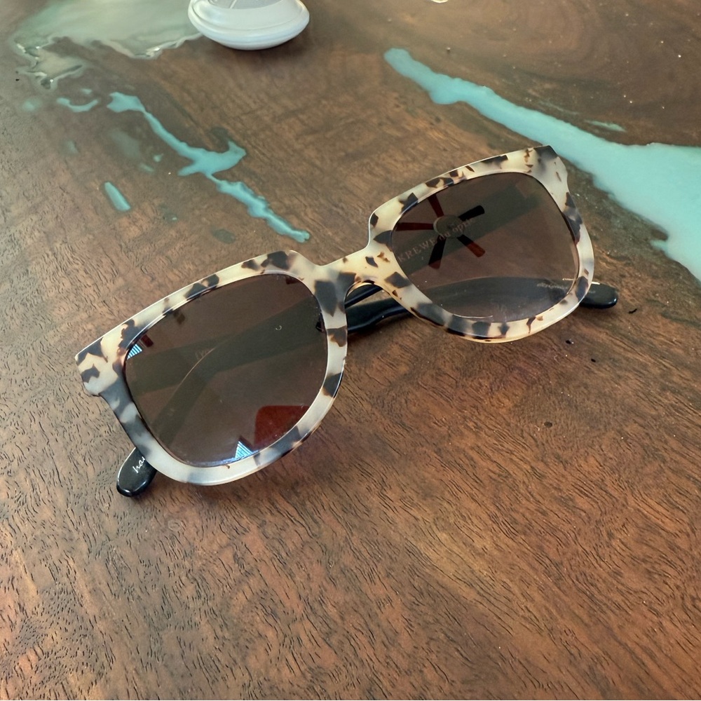 KREWE Lyons Glasses - Oyster and Black